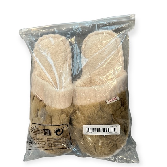 Fuzzy Slippers - Picture 8 of 9